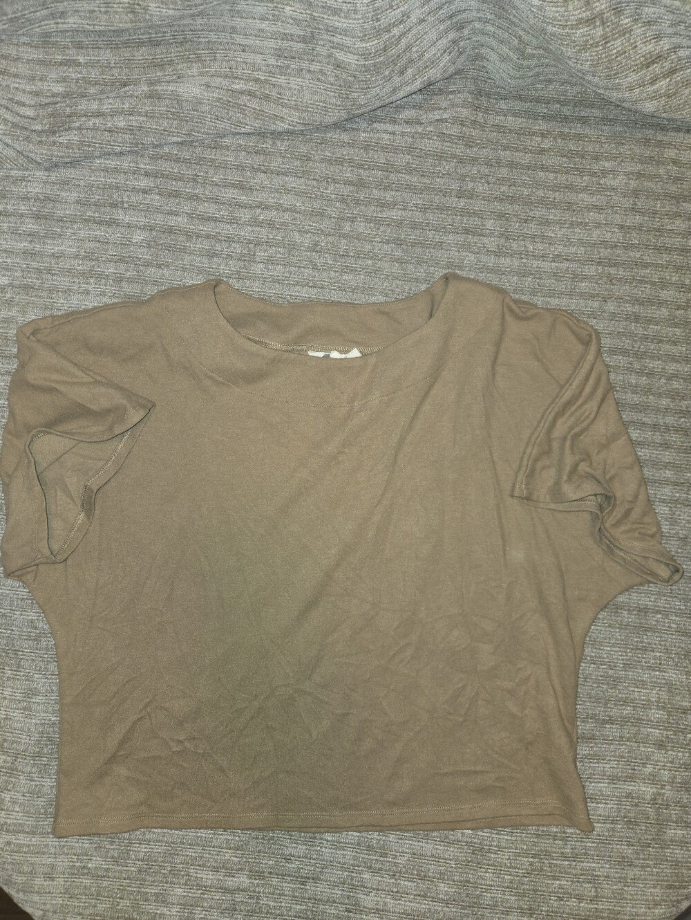 MELLODAY Short Sleeve Crew Crop Top - Brown
